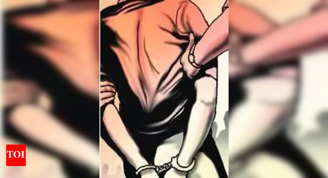 Three arrested for trafficking mobile phones to Bangladesh, Nepal; over 228 high-value cellphones recovered | Delhi News
