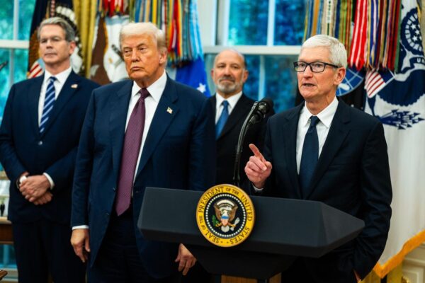 Trump Will Host Tech Billionaires Bill Gates, Tim Cook And Mark Zuckerberg At Rose Garden Thursday