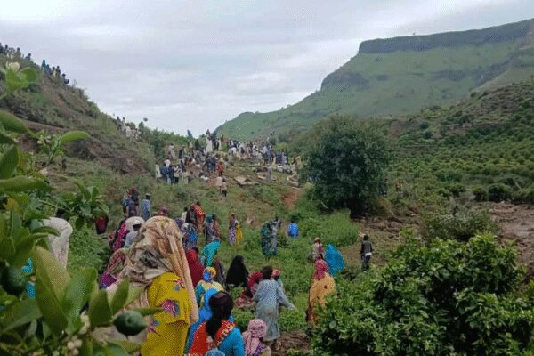 Sudan rescuers pull 370 bodies from Darfur landslide | World News
