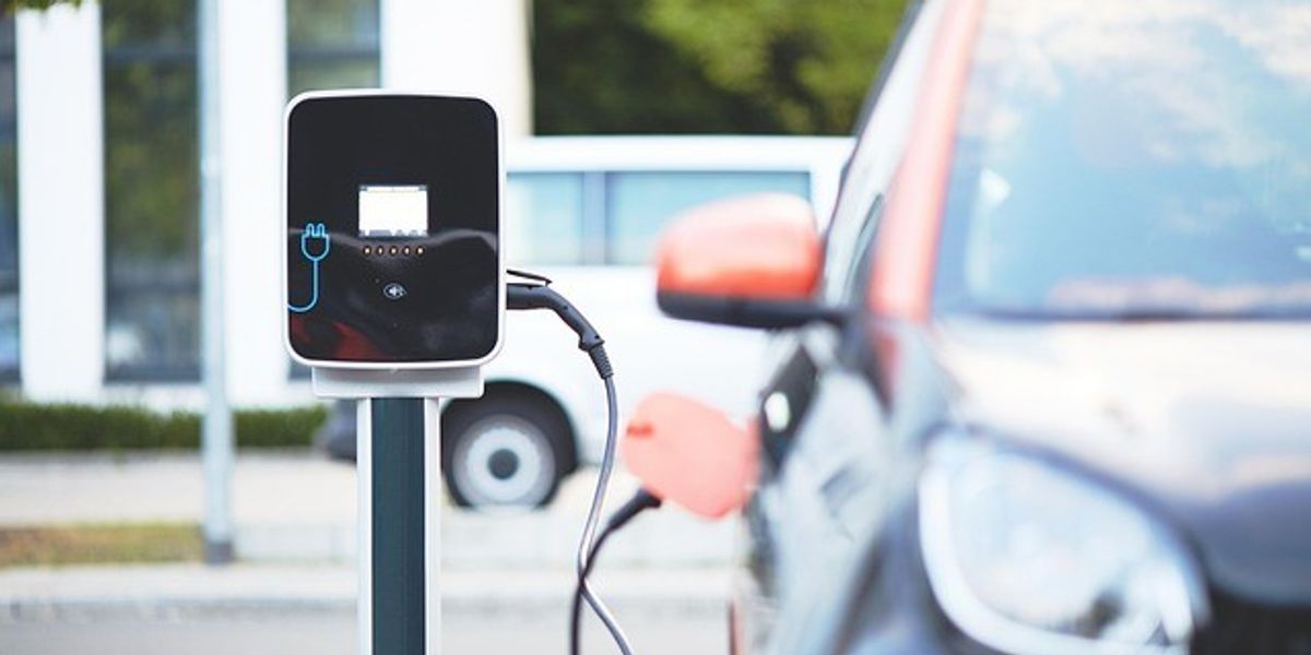 Report: U.S. EV market matures despite headwinds