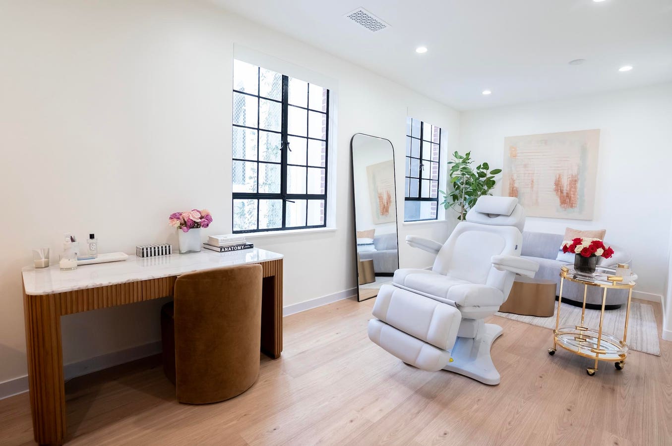 Inside Juliana Clinics, The Beverly Hills Spa Celebrities Flock To