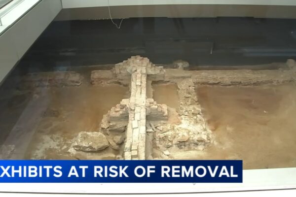 Fears for Independence Mall as Trump orders removal of displays that ‘disparage’ American history Fears for Independence Mall as Trump orders removal of displays that 'disparage' American history