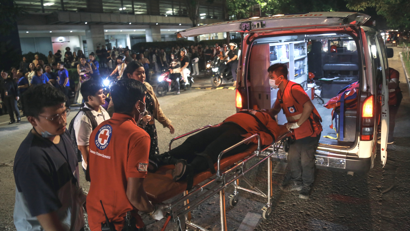 6.9 earthquake kills 20 people in a central Philippine region hit by deadly storm just days ago