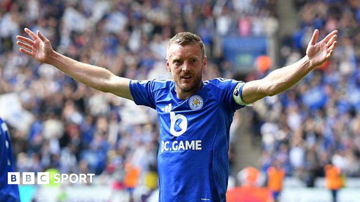 Jamie Vardy celebrates a goal