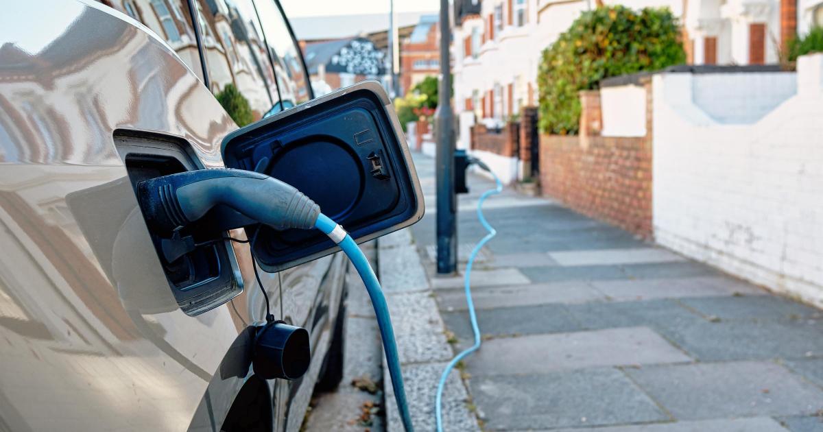 Some Ford and Peugeot drivers to get £3750 grant from today
