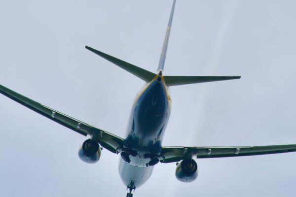 Ryanair tells delayed passengers to email minister