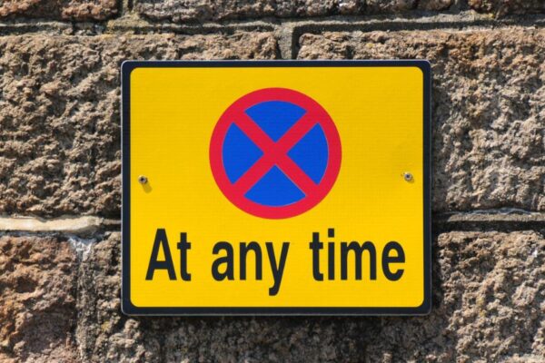 What this strict no stopping road sign means in the UK