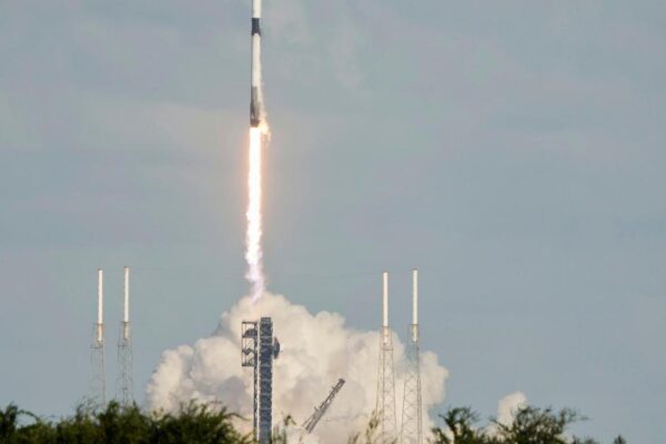 Engine trouble prevents supply ship from reaching space station