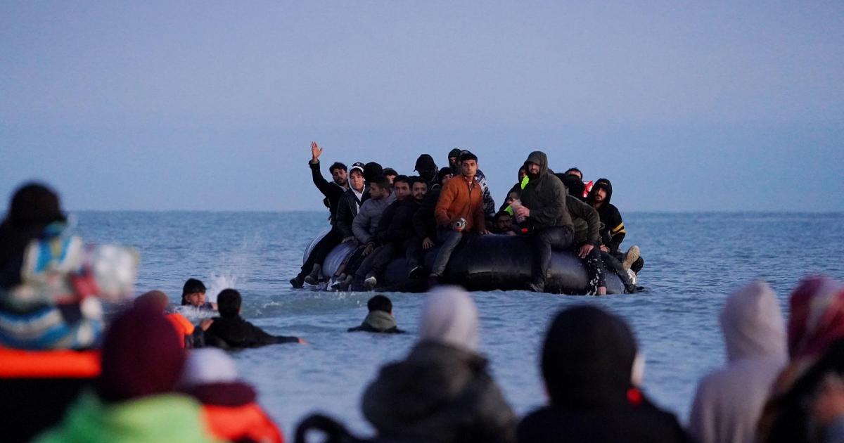 More than 1,000 small boat migrants arrive in UK despite French deal