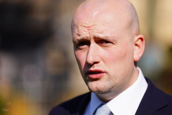 Flynn calls on Miliband to change oil and gas regime