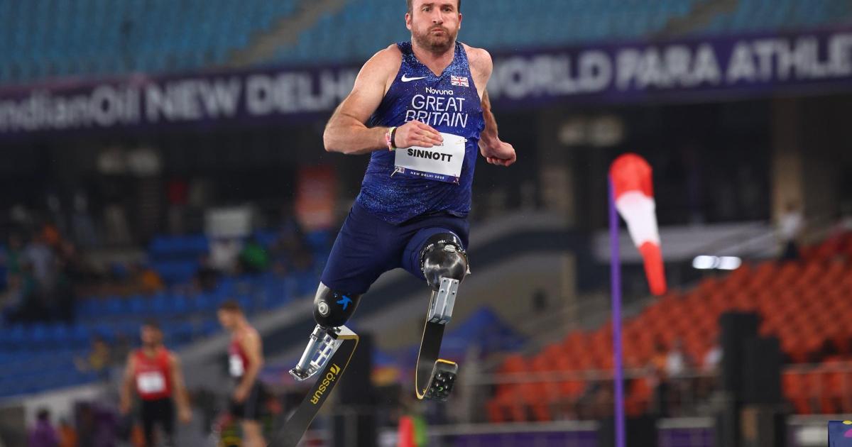 Sinnott hails military background for helping him battle through pain
