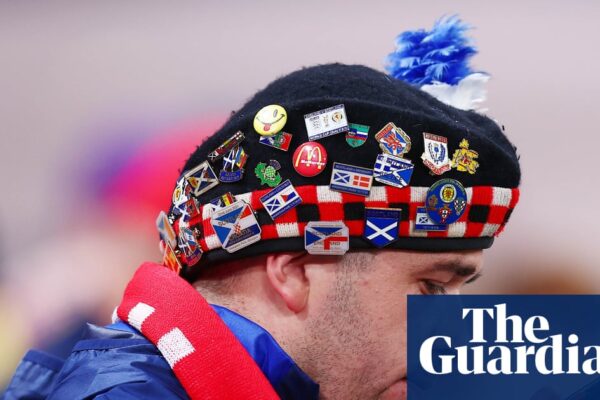 Are smartphones eroding the experience of watching football? | Football