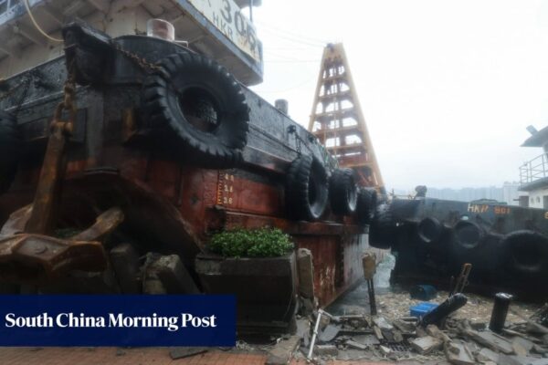 Ragasa lashes Hong Kong: Fullerton Ocean Park Hotel breached by waves, barge grounded Ragasa lashes Hong Kong: Fullerton Ocean Park Hotel breached by waves, barge grounded