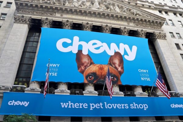 Chewy Set For Growth As Analysts Highlight Market Share And Strong Execution