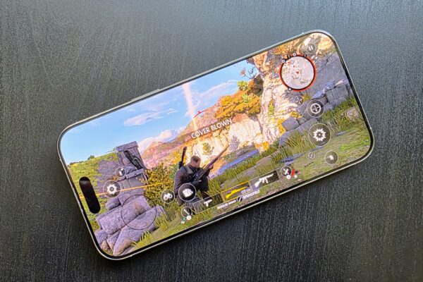 An image of Sniper Elite 4 running on an iPhone 16 Pro Max