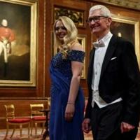 Trump gets lavish UK banquet - and an awkward guest | National