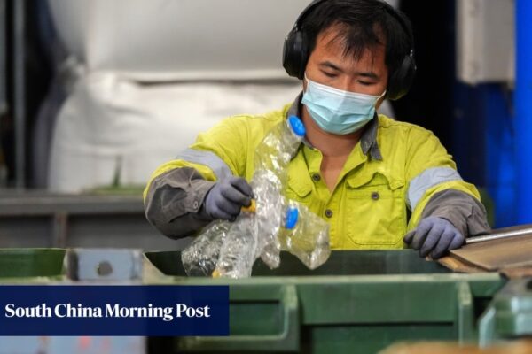 Strong public backlash behind ongoing hold on Hong Kong waste charging: minister Strong public backlash behind ongoing hold on Hong Kong waste charging: minister