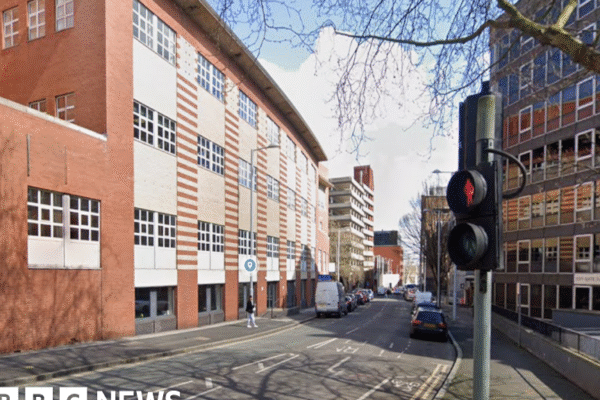 Nottingham police arrest pair after drugs found in car