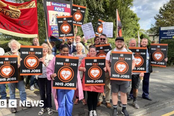 Airedale Hospital staff protest over 'two-tier' pay system