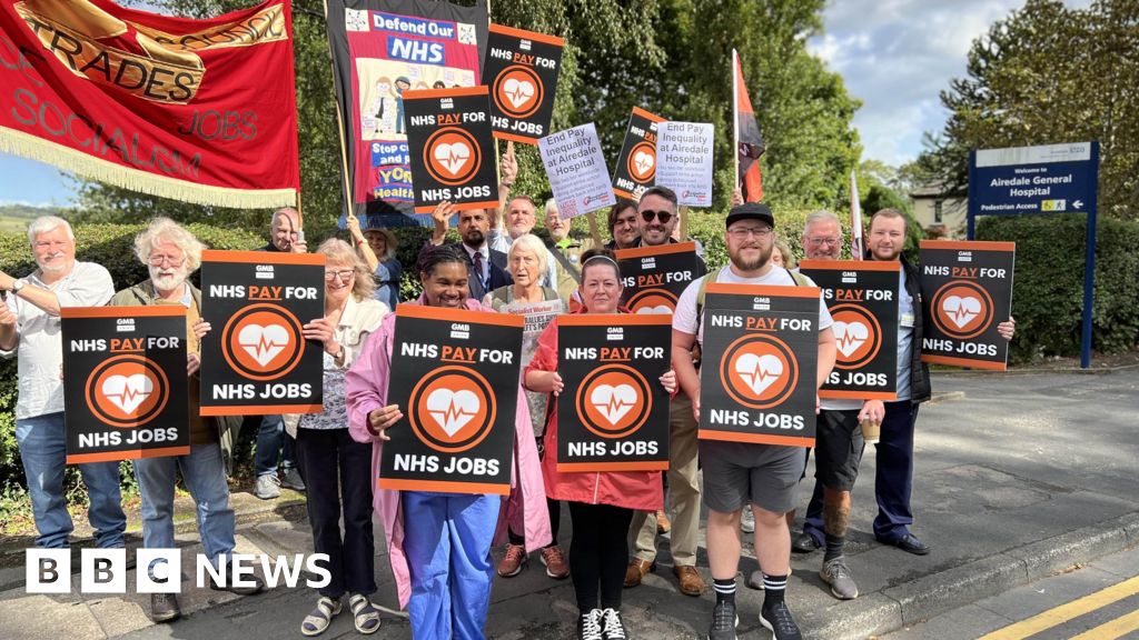 Airedale Hospital staff protest over 'two-tier' pay system