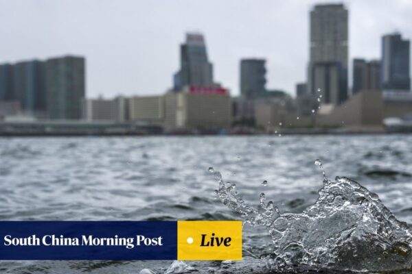 Hong Kong to issue T8 typhoon signal as storm Tapah closes in