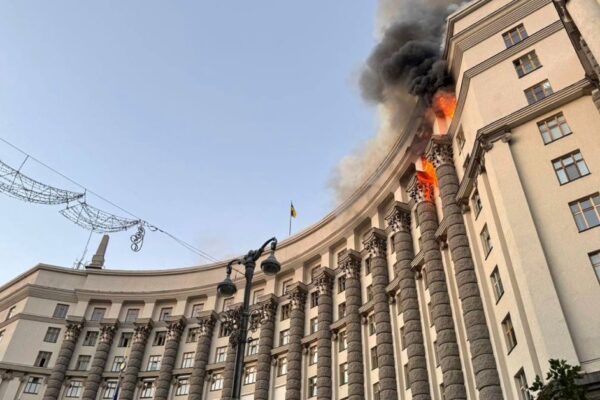 Trump Says He Will Sanction Russia After Attack on Kyiv