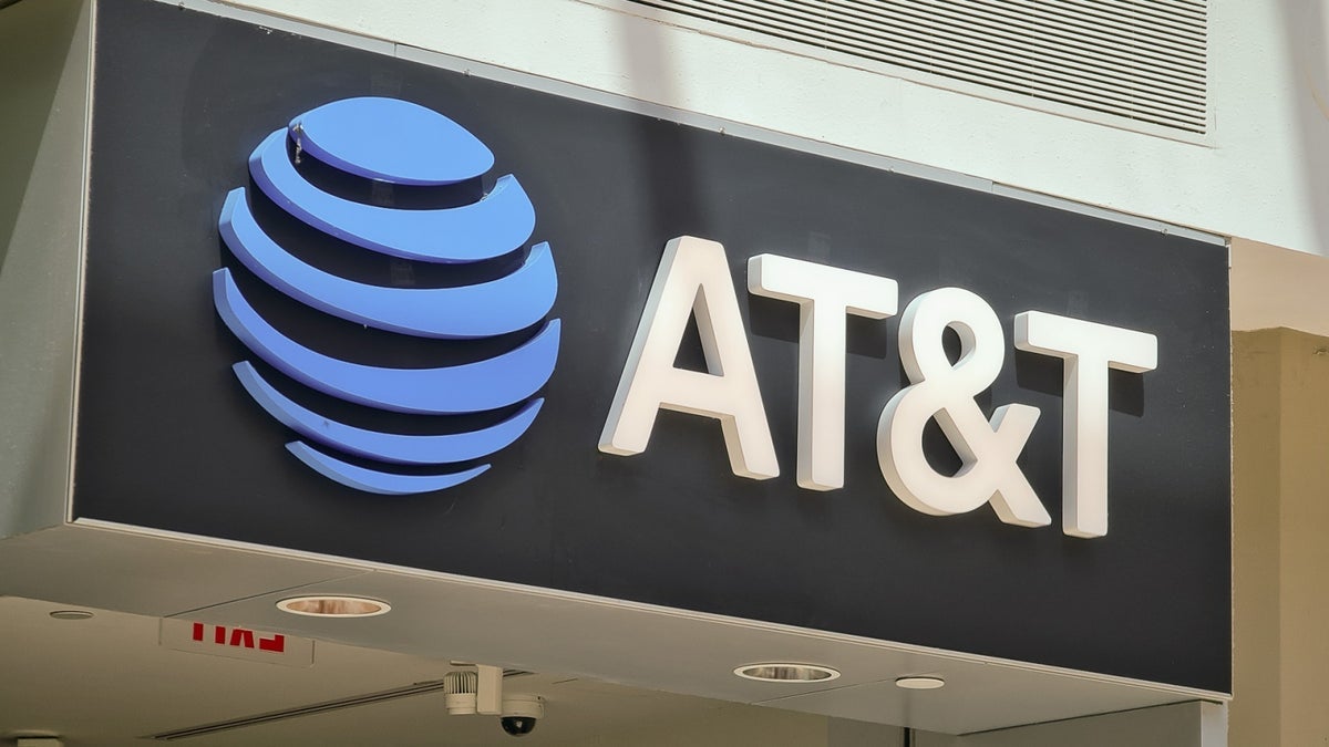 AT&T continues to reduce its copper footprint