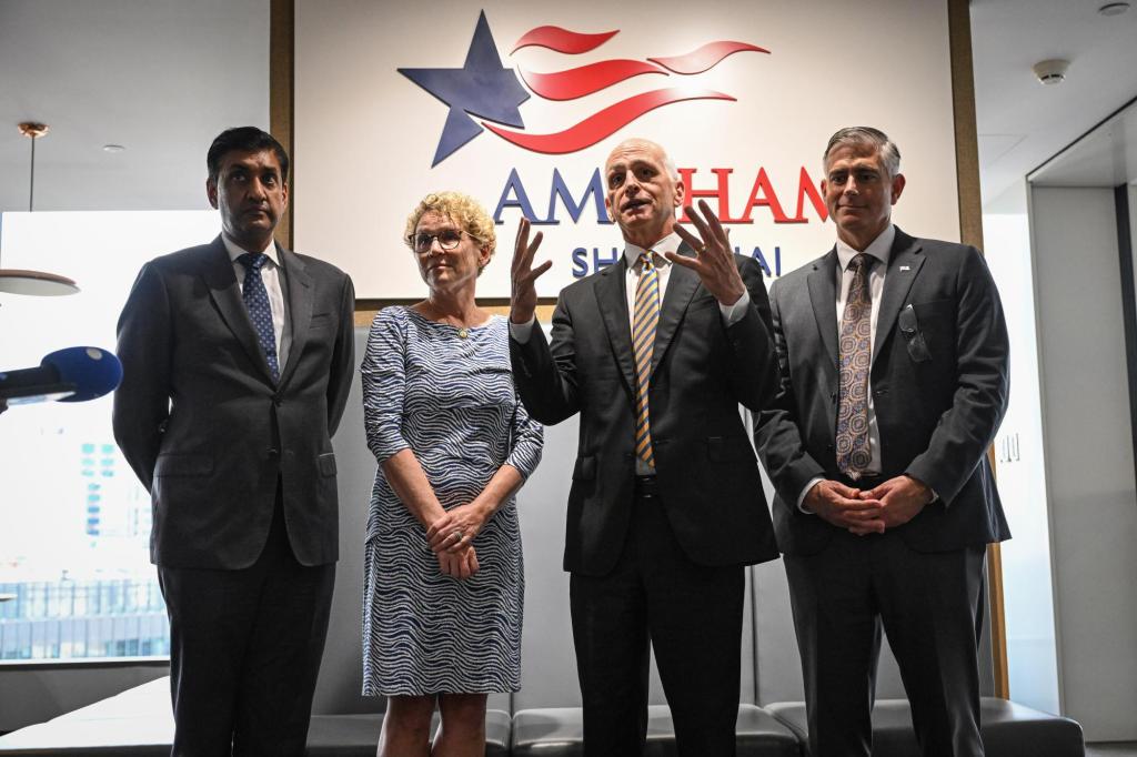 US lawmaker backs renegotiating global economic rules to reflect China's rise