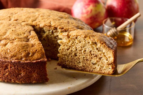 Apple-Honey Cake