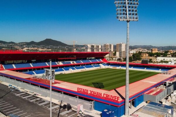 Valencia supporters fume at Barcelona stadium debacle