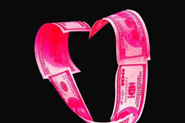 Read the pitch decks of 12 startups looking to disrupt dating apps and social networking that have raised millions