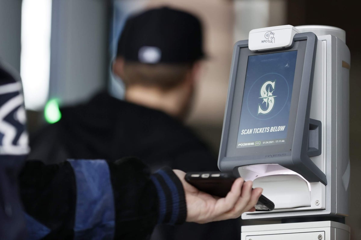 ‘Bad actors’ are stealing, reselling fan tickets swiped from MLB’s Ballpark app, MLB acknowledges