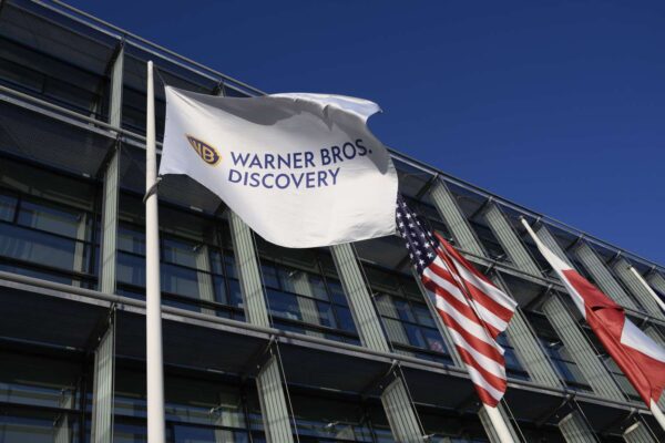 Oil Stocks Climb; Warner Bros. Discovery and Paramount Retreat