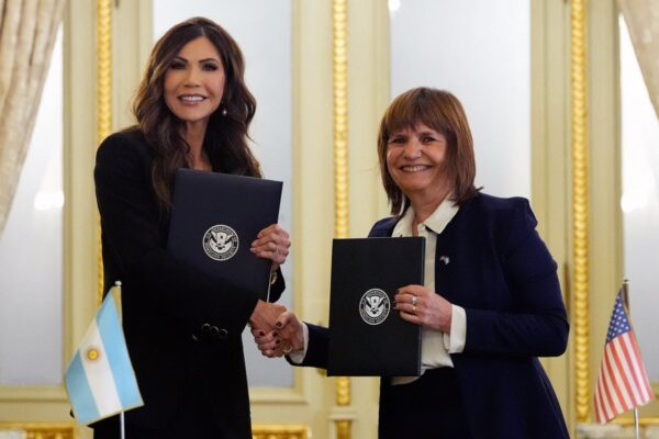 Argentinian officials forced to fly home from US after Kristi Noem failed to inform them visa ceremony was canceled: report