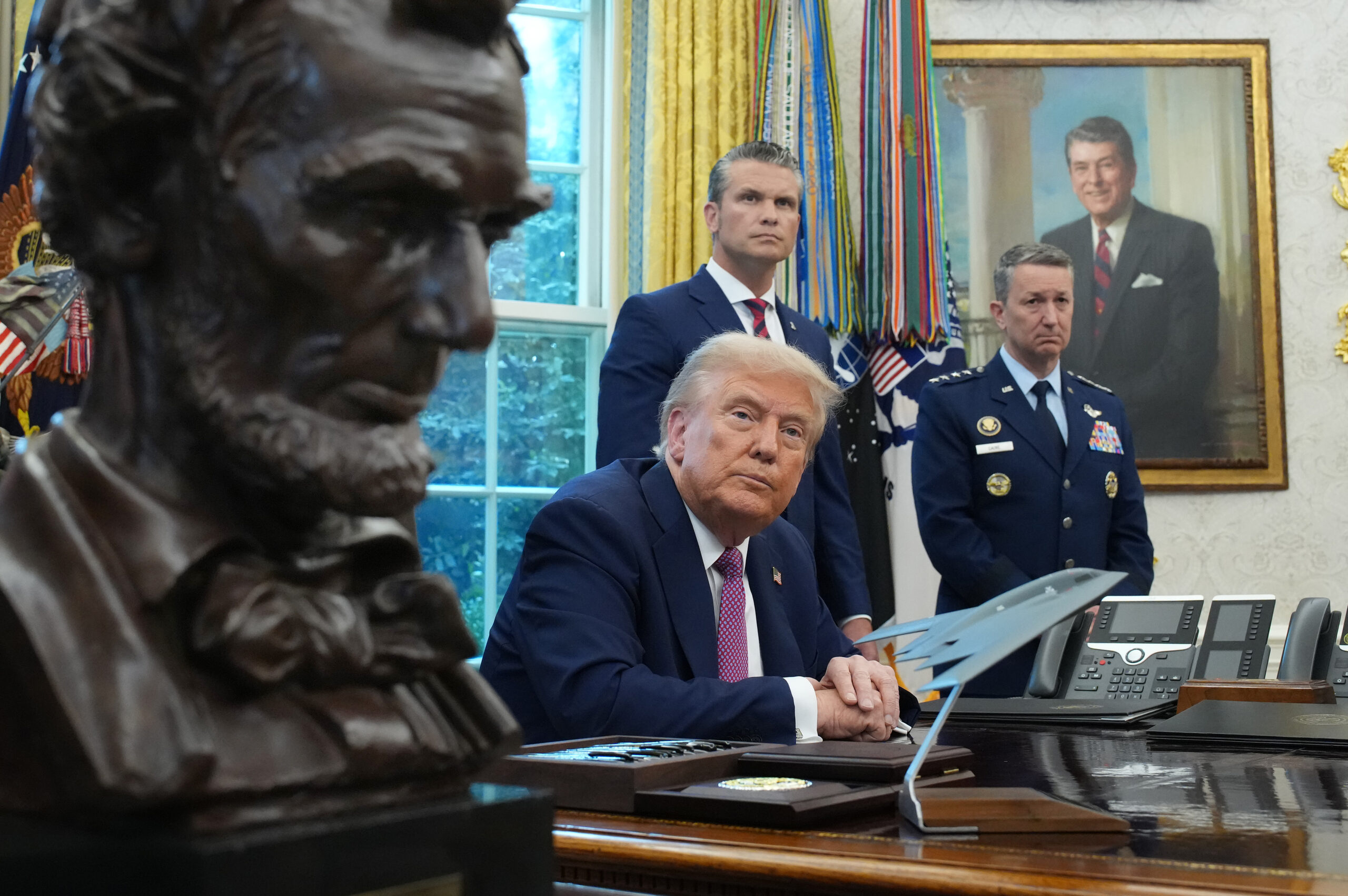 Trump Threatens ‘WAR’ on Chicago 