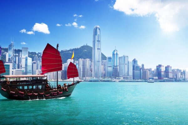 Trip.com unveils free Hong Kong layover tours