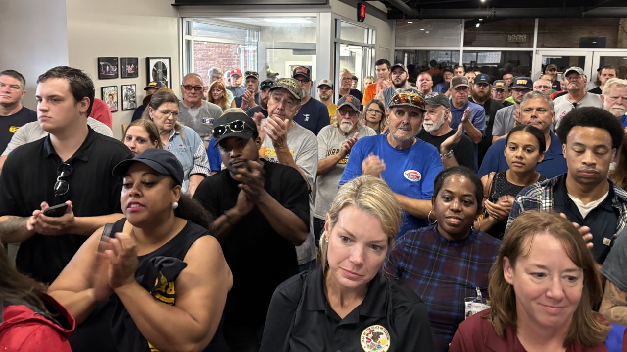 Union members applaud as local leaders urge federal officials to ensure the long-term success of U.S. Steel in Granite City. (Spectrum News/Lauren Brennecke)