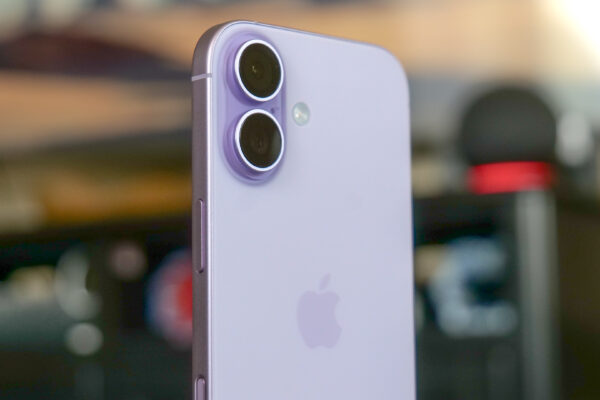 Apple iPhone 17 review.