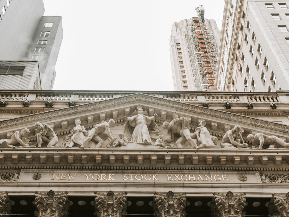 NVIDIA & Oracle Push AI Frontiers — Is Wall Street’s Tech Momentum Sustainable
