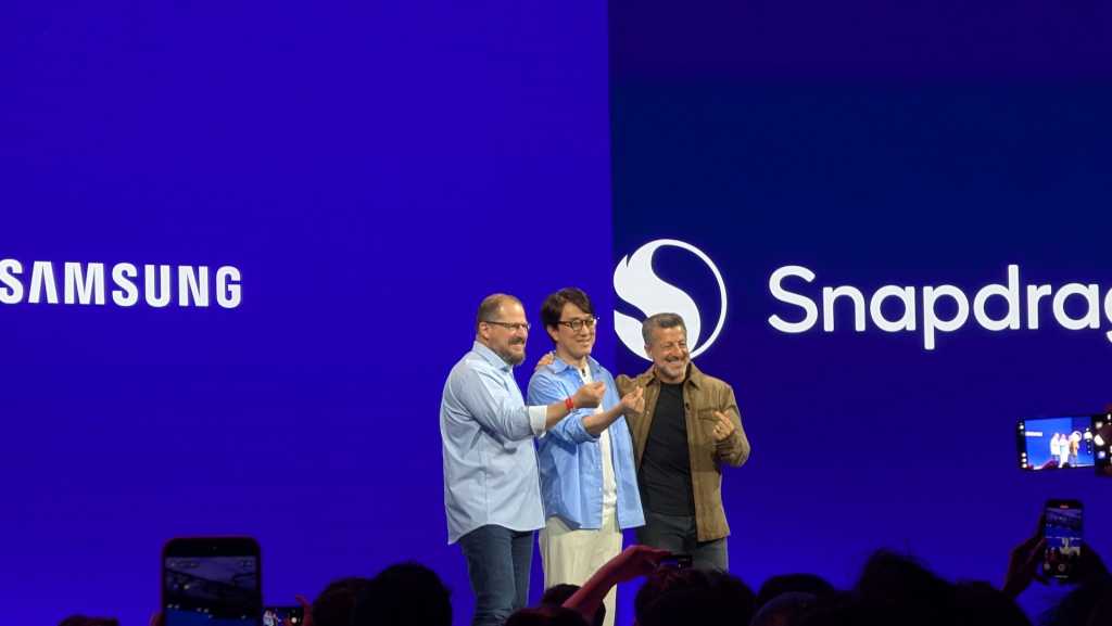 Qualcomm CEO with Samsung at Snapdragon Summit