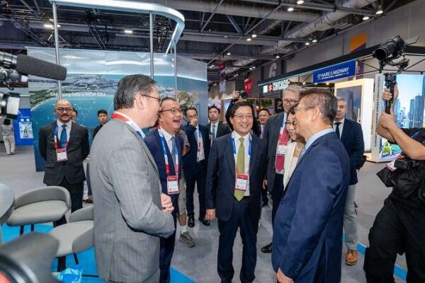 Hong Kong International Airport Strengthens Global Aviation Ties with New MOUs at Routes World Summit