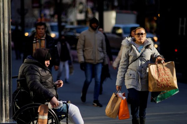 US consumer inflation accelerates; weekly jobless claims approach four-year high