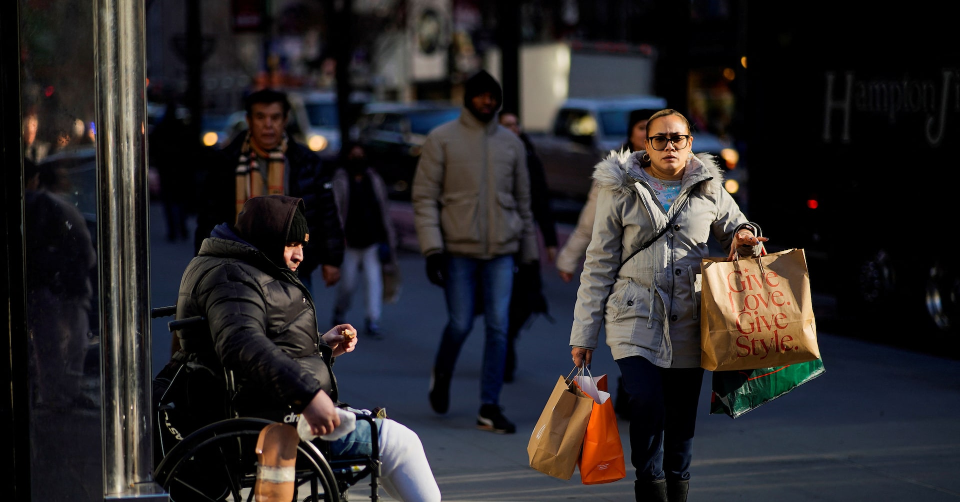 US consumer inflation accelerates; weekly jobless claims approach four-year high