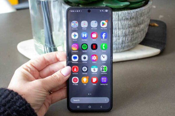 Samsung Galaxy Z Flip 7 FE Review 16