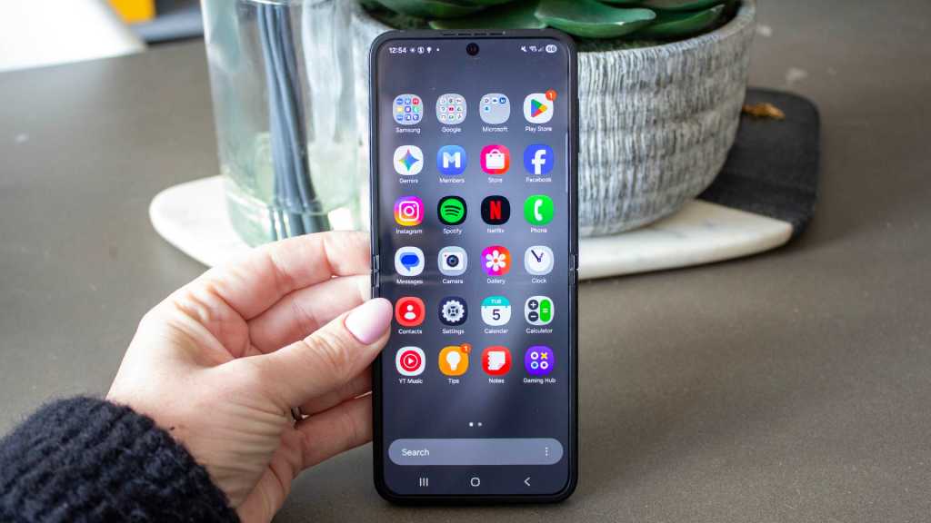 Samsung Galaxy Z Flip 7 FE Review 16