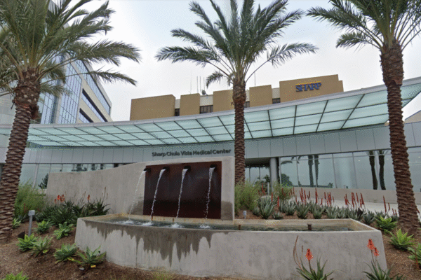 Patient died after it took over 10 hours to get a CT scan when he complained of chest pains, lawsuit says