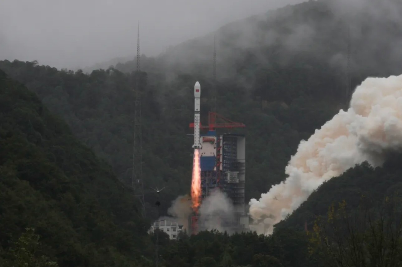 China sends experimental Shiyan-30 satellites into orbit as launch cadence intensifies