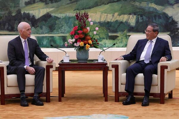 US Lawmakers Call for Fair Market Access in Rare China Visit