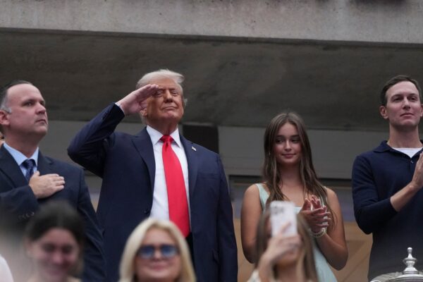 Donald Trump’s US Open visit sparks boos and long security lines Donald Trump's US Open visit sparks boos and long security lines