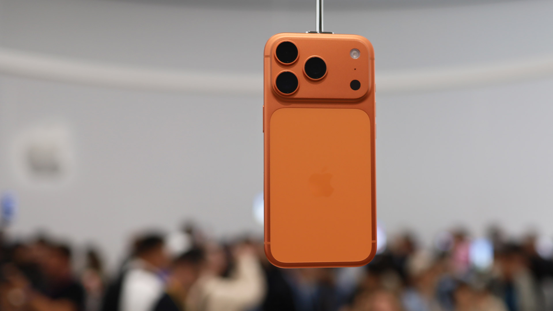 Apple iPhone 17 Pro HANDS ON